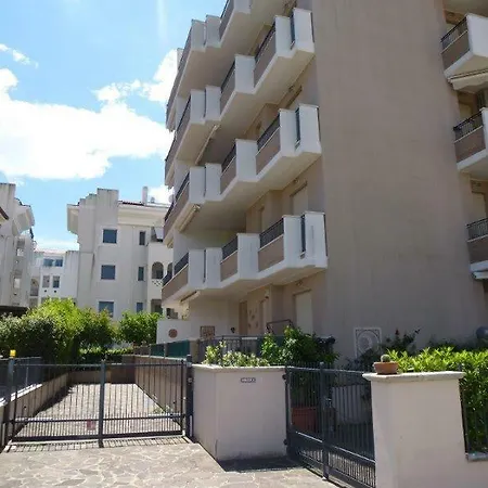 Iolanda Con Box Privato